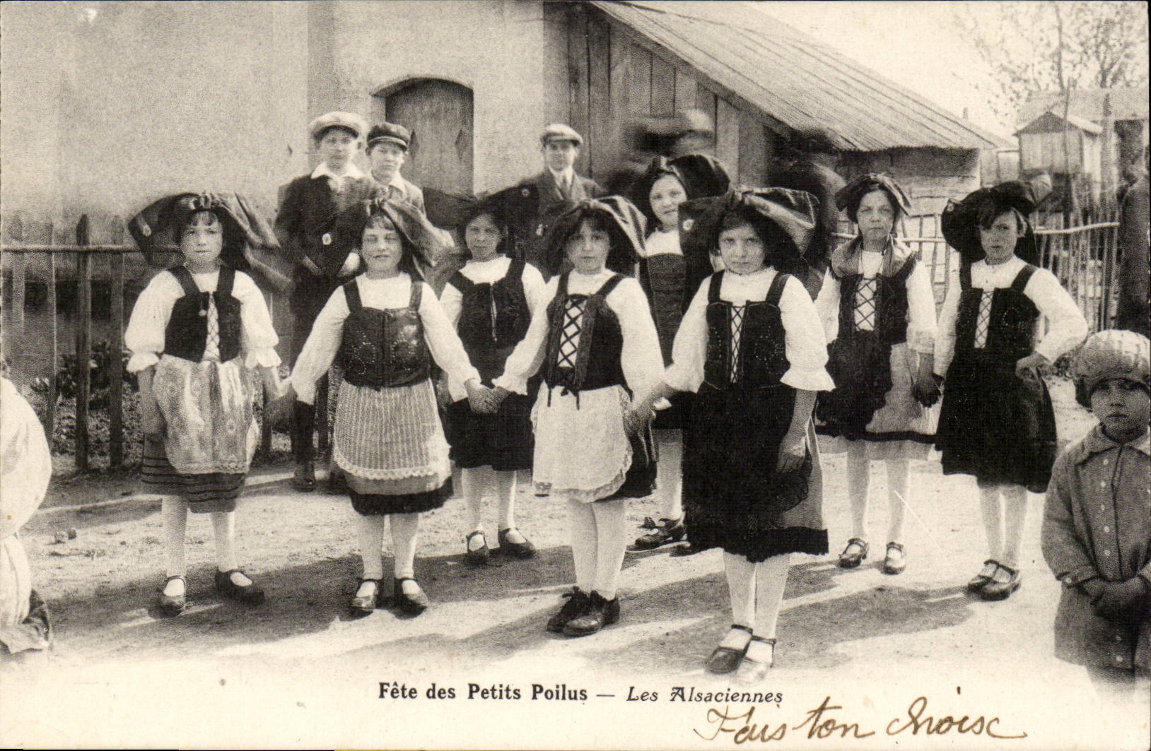 CPA feiern kleines haariges elsassisches Militaria