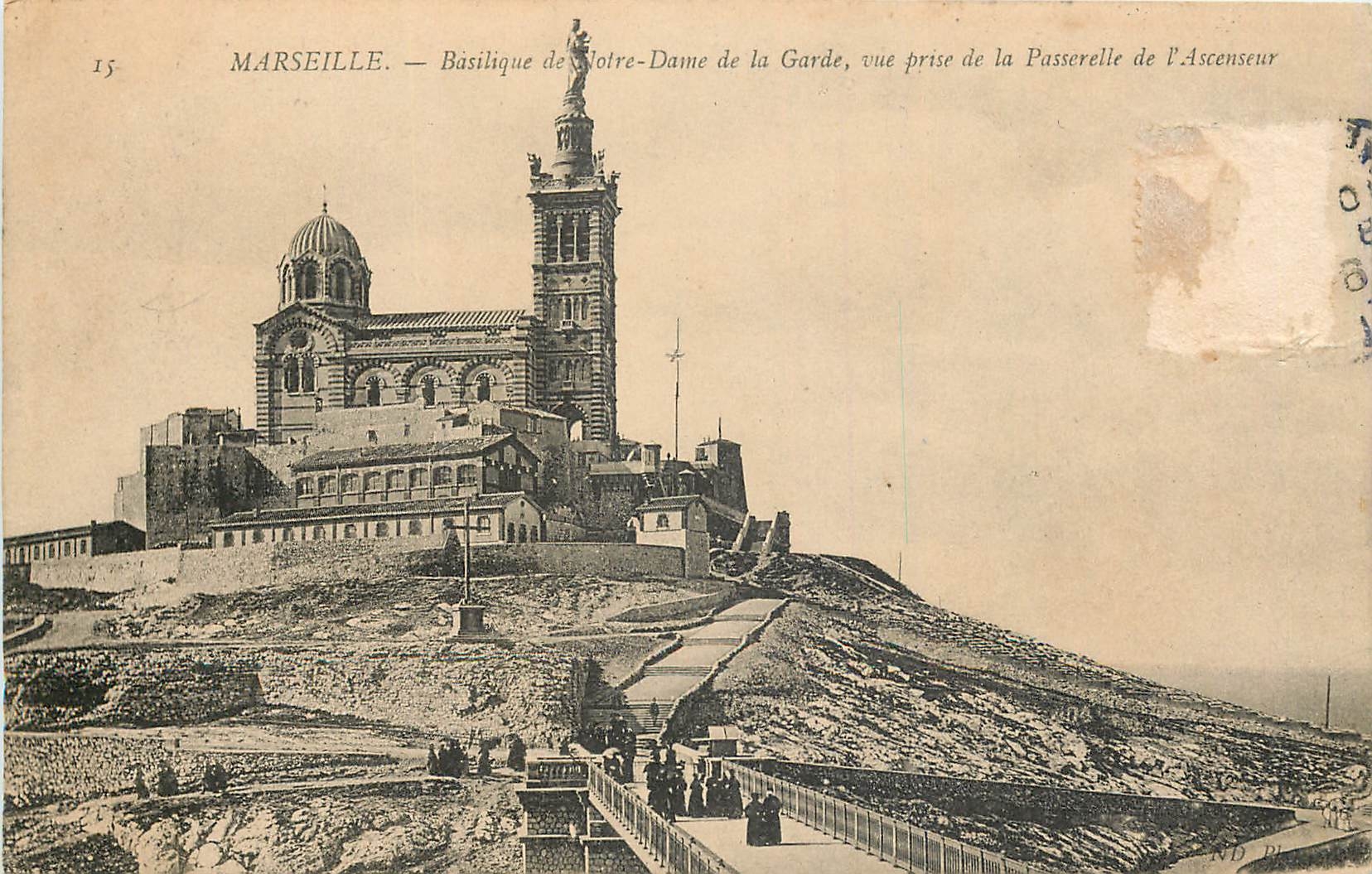 CPA Marseille Basilique de Notre Dame de la Garde vue prise de la Passerelle de l'Ascenseur