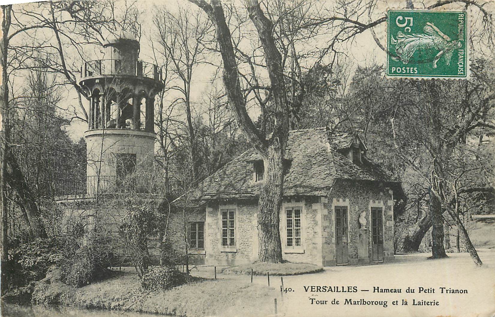 CPA Versailles Hameau du Petit Trianon Tour de Marlboroug et la Laiterie 