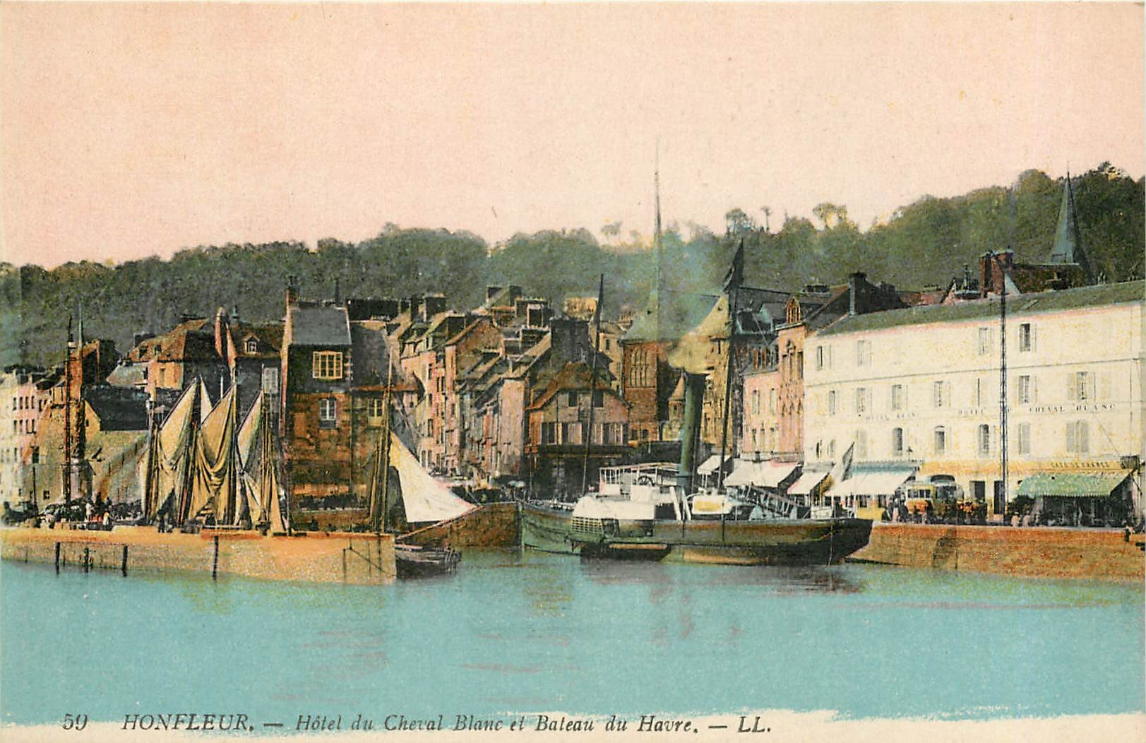 CPA Honfleur Hotel du Cheval Blanc et Bateau du Havre 