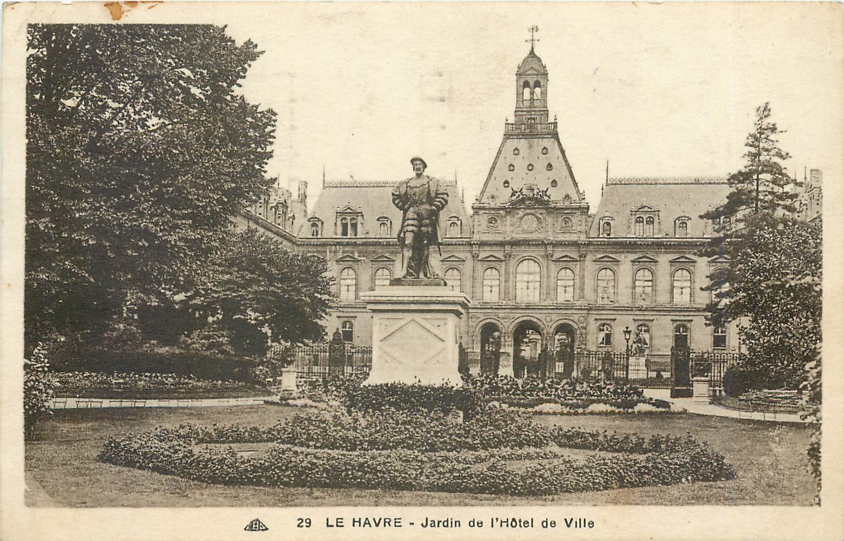 CPA Le Havre Jardin de l'Hotel de Ville