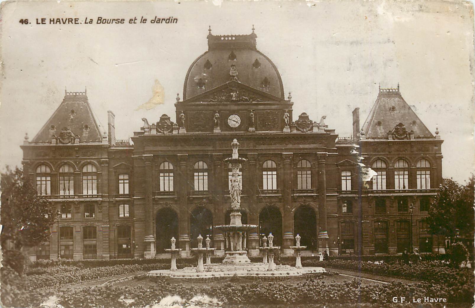 CPA Le Havre La Bourse et le Jardin 
