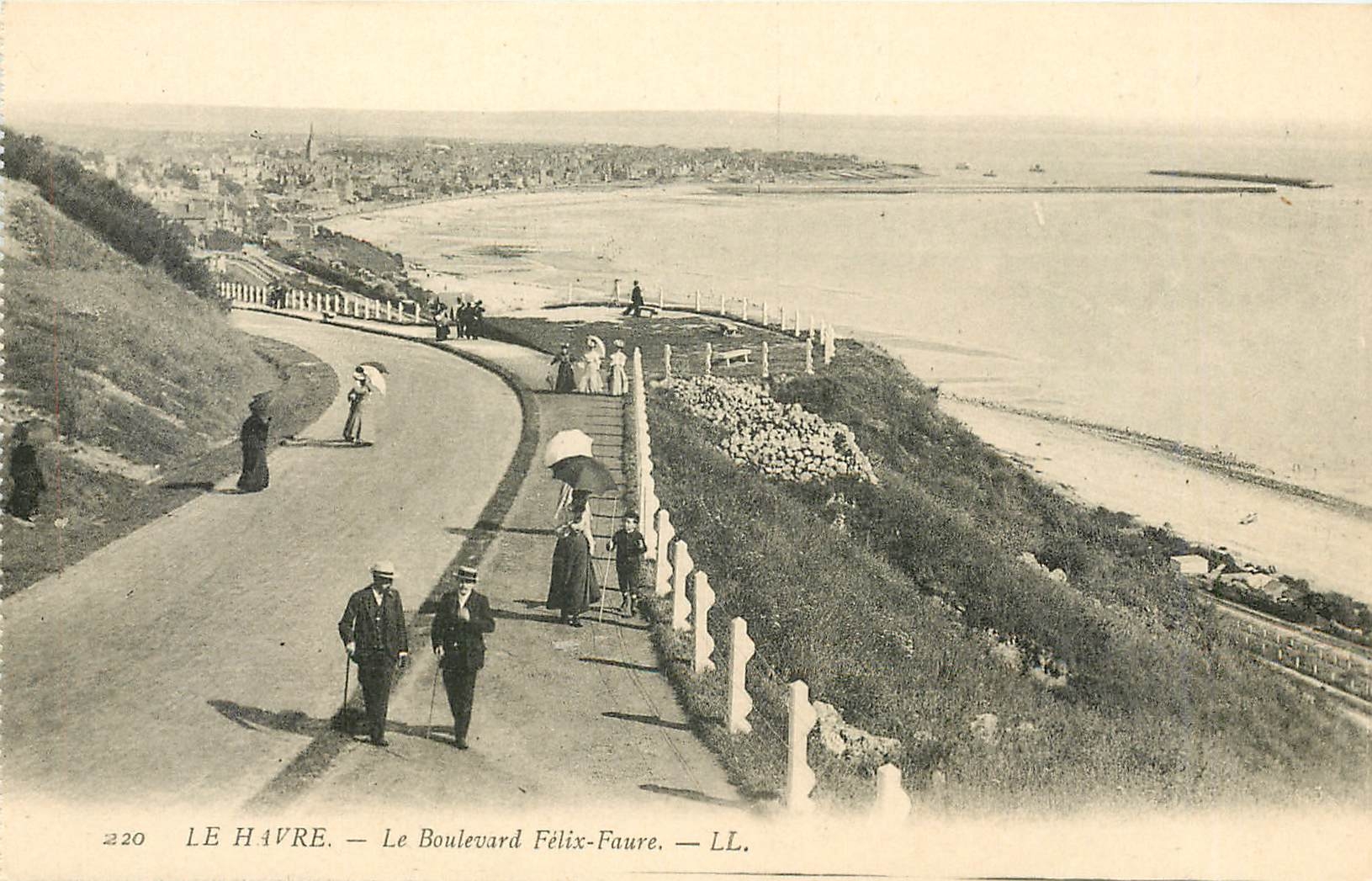 CPA Le Havre Le Boulevard Felix Faure 