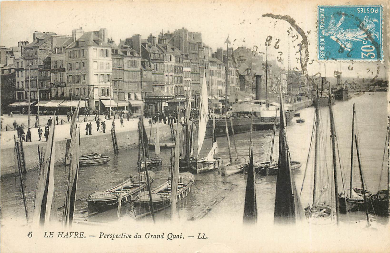 CPA Le Havre Perspective du Grand Quai Bateaux