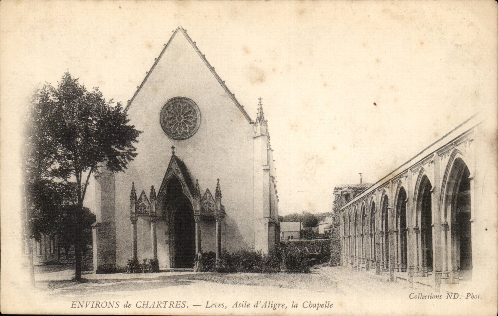 Surroundings of raised Chartres CPA Asile of Align the vault