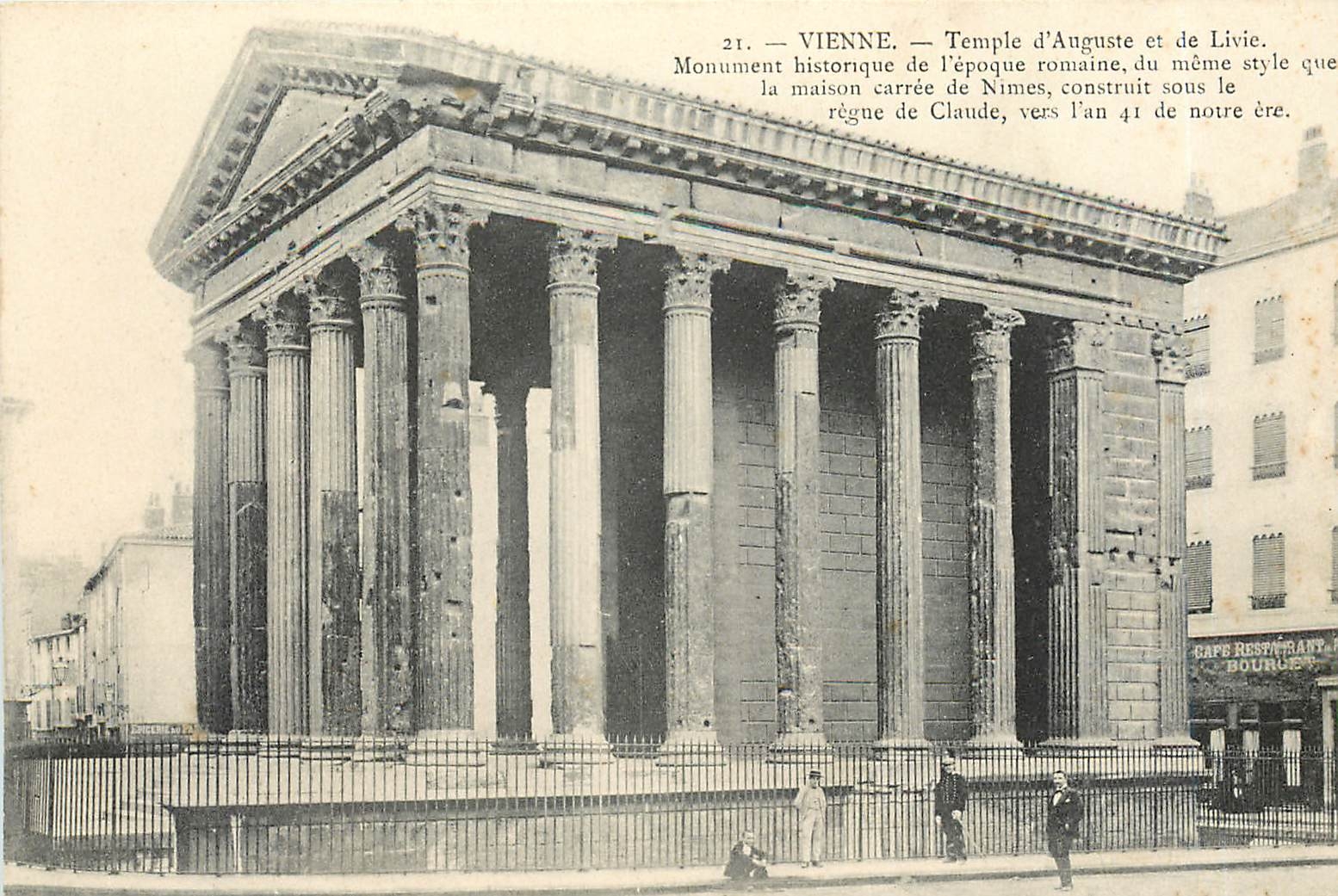 CPA Vienne Temple d'August et de Livie