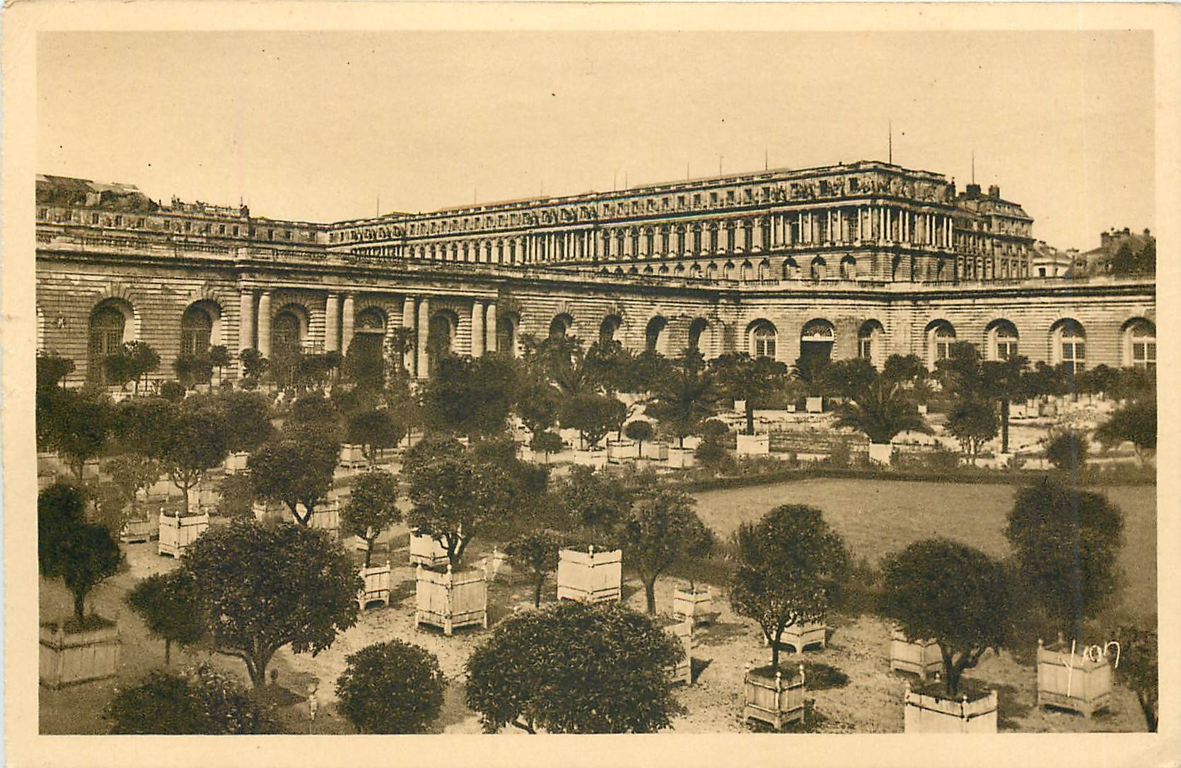 CPA Splendeur et charmes de Versailles jardin du palais