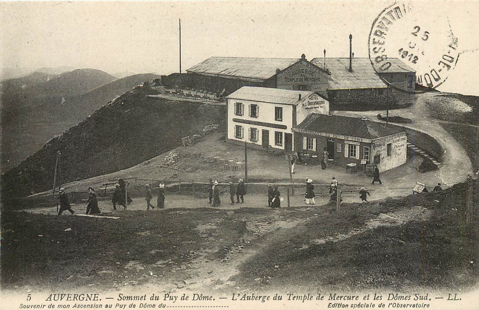 CPA Auvergne Sommet du Puy de Dome L'Auberge du Temple de Mercure et les Domes Sud