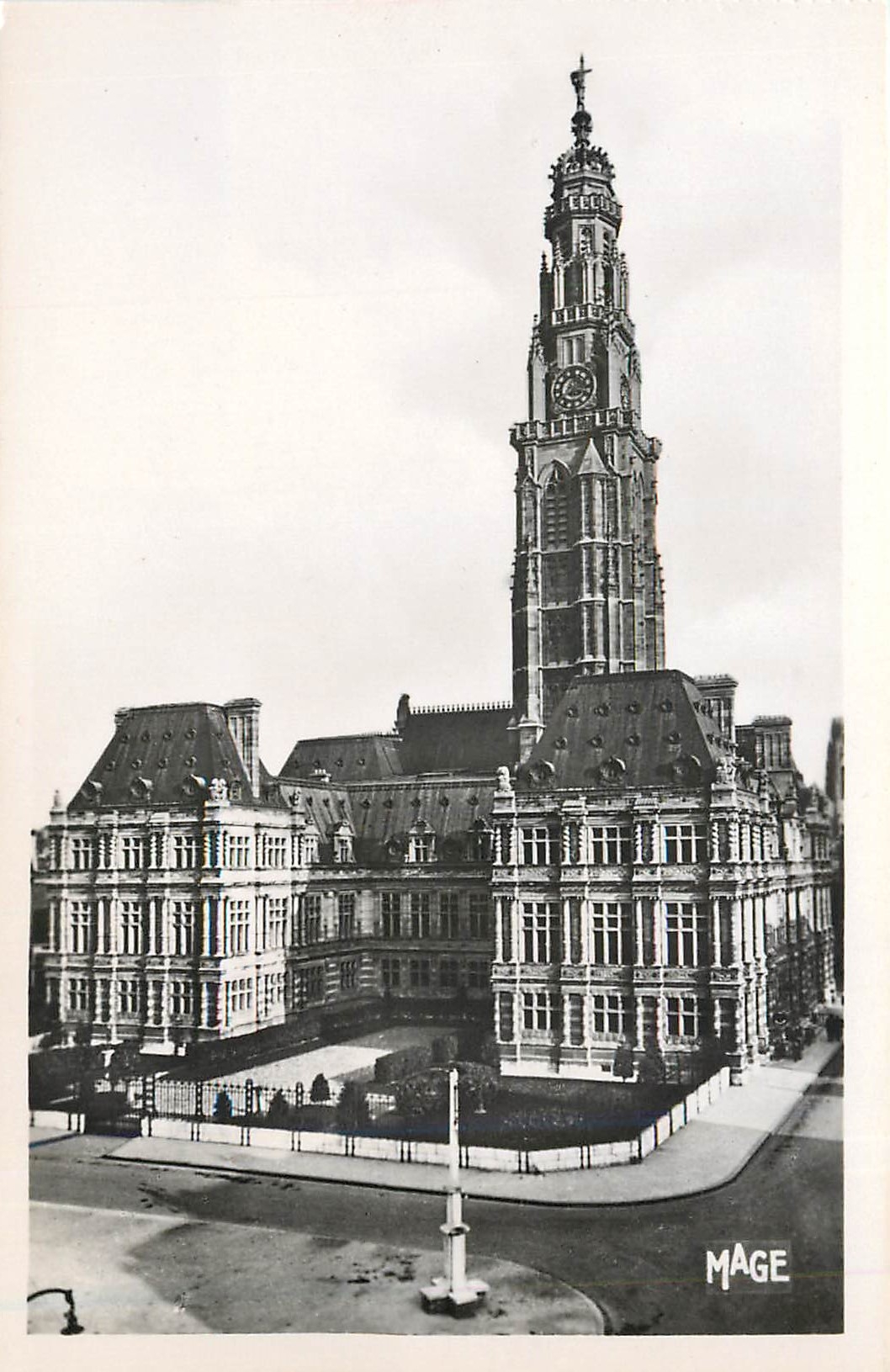 CPA Arras Pde C L'Hotel de ville