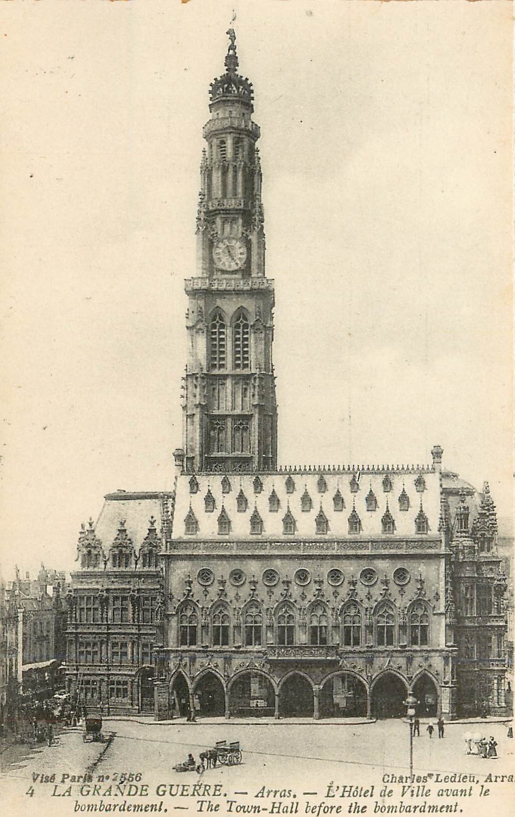 CPA La Grande guerre Arras L'Hotel de ville avant bombardement