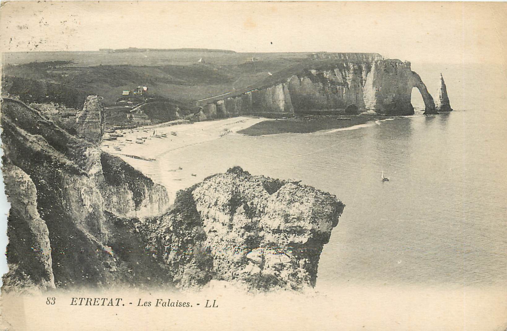 CPA Etretat les falaises