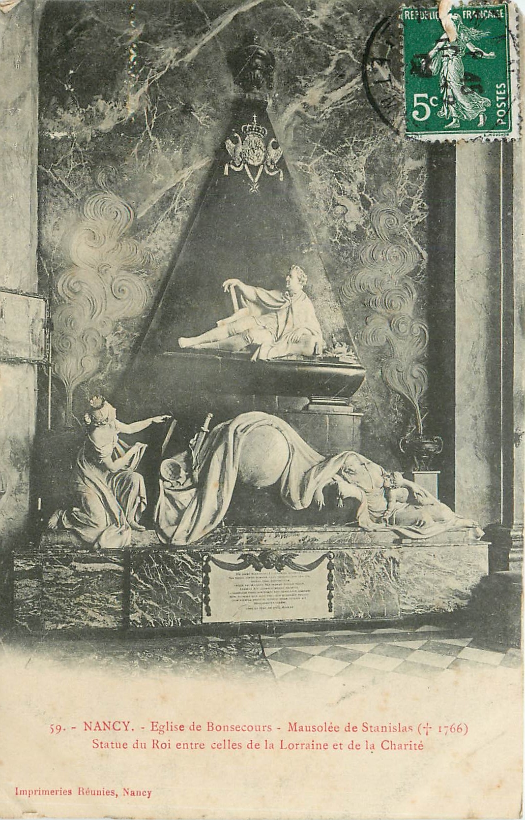 CPA Nancy Eglise de Bonsecours Musolee de Stanslas 1766 Statue du Roi entre celles de la lorraine et