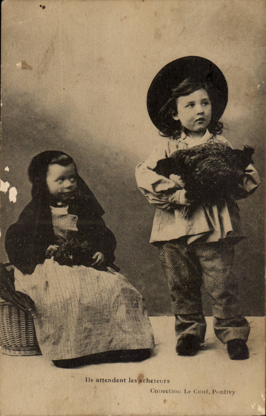 They await purchasers CPA Enfants Hen