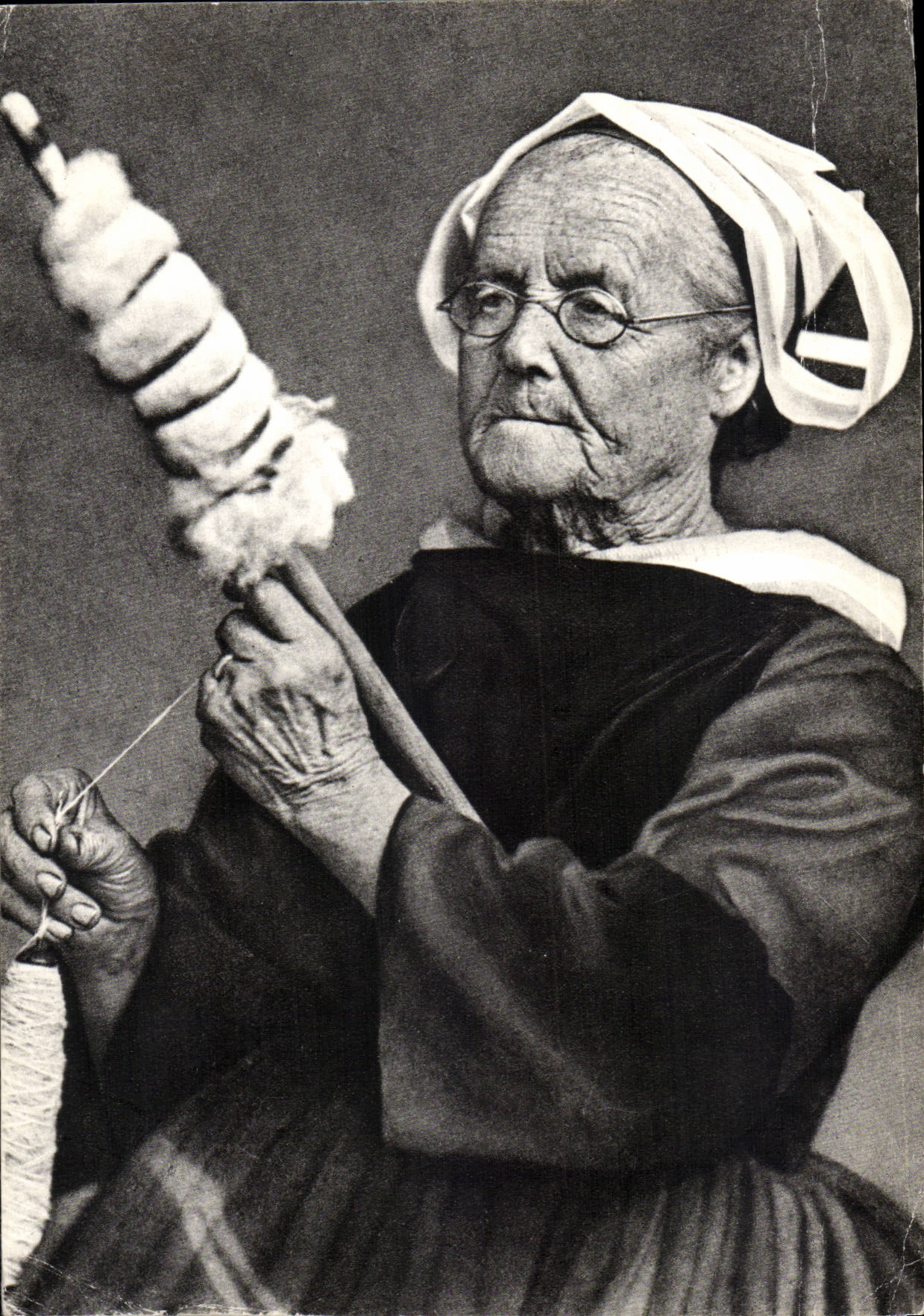 MODERN CARD the old ropemaking machine Folklore