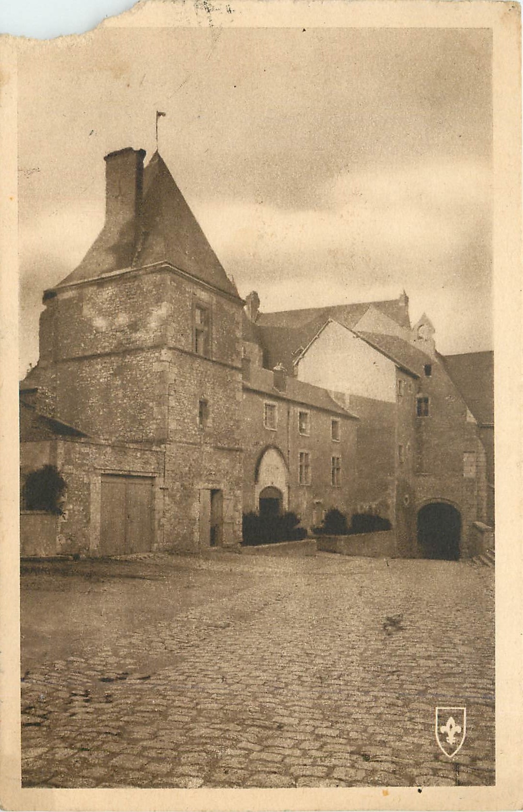 CPA Beaugency Loiret Le Chateau de Dunois Le Musee