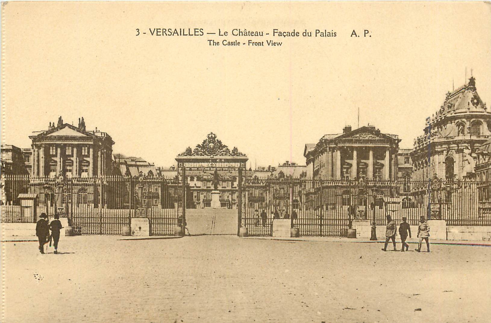 CPA Versailles Le Chateau Facade du Palais