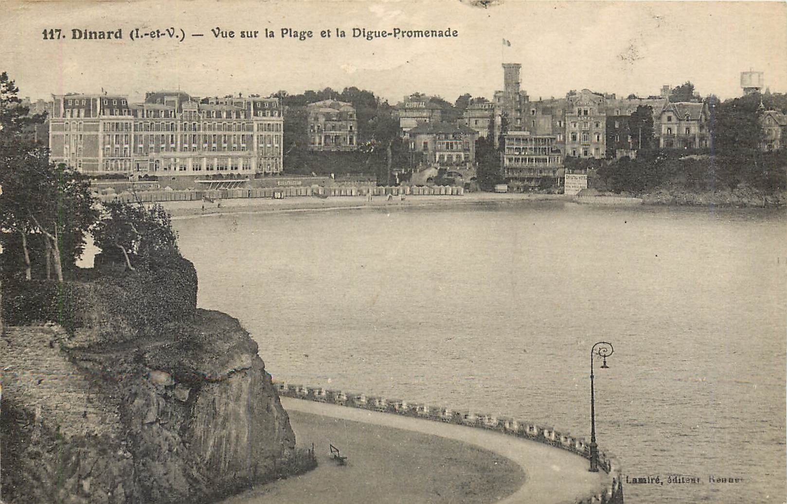 CPA Dinard L et V Vue sur la Plage et la Digue Promenade 