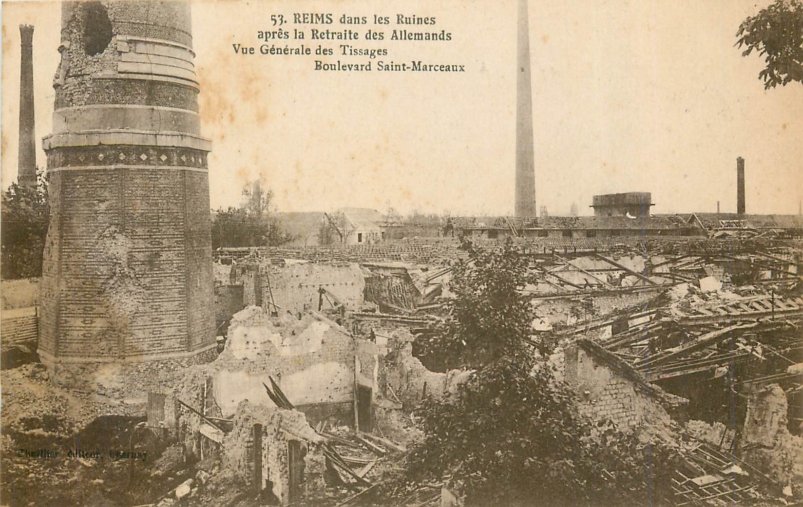 CPA Reims dans les Ruines apres la Retraite des Allemands Vue Generale des Tissages Boulevard Saint