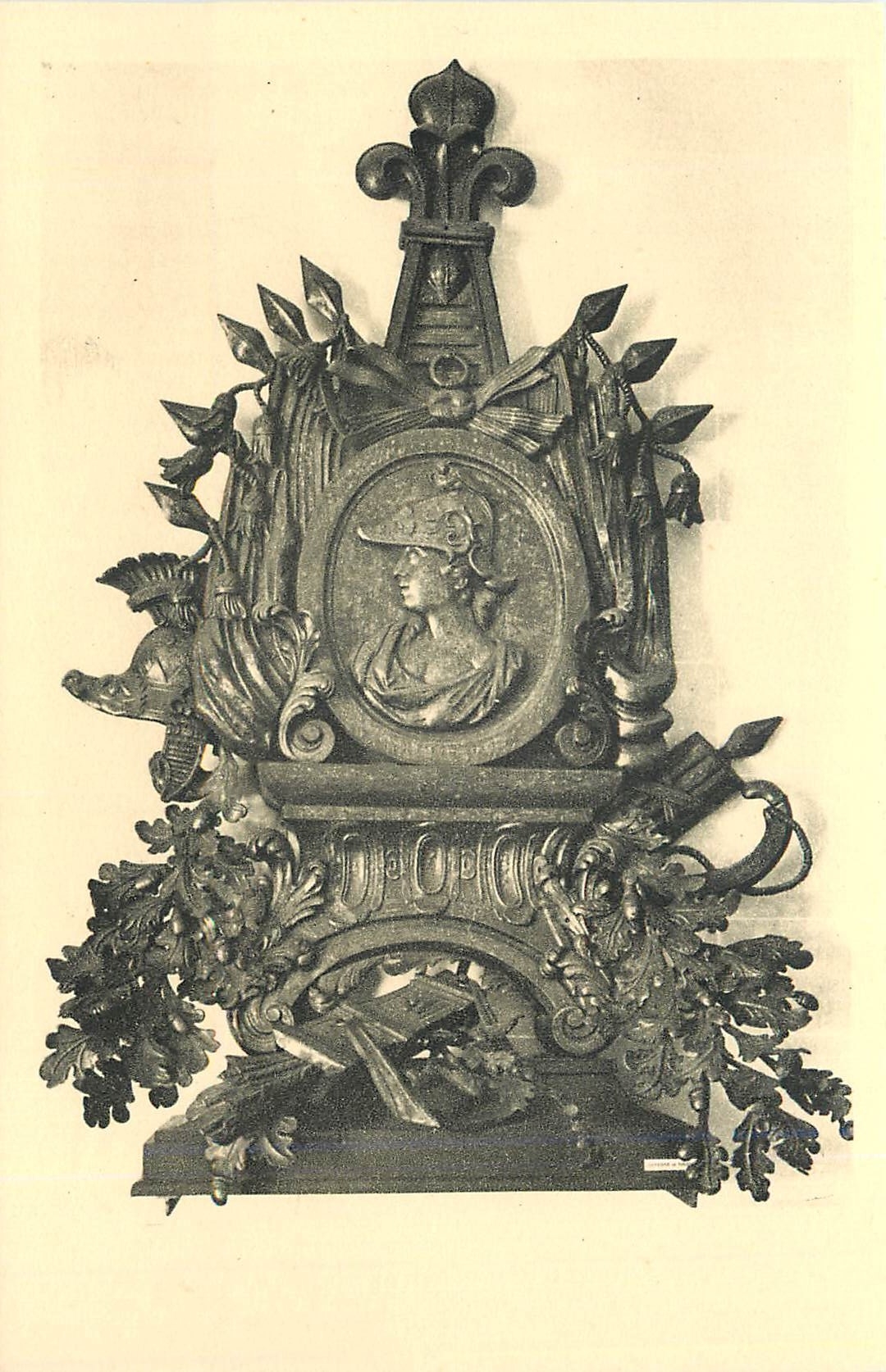 CPA Nancy Musee historique lorrain au Palais Ducal Trophee en fer forge provenant des fontaines de l