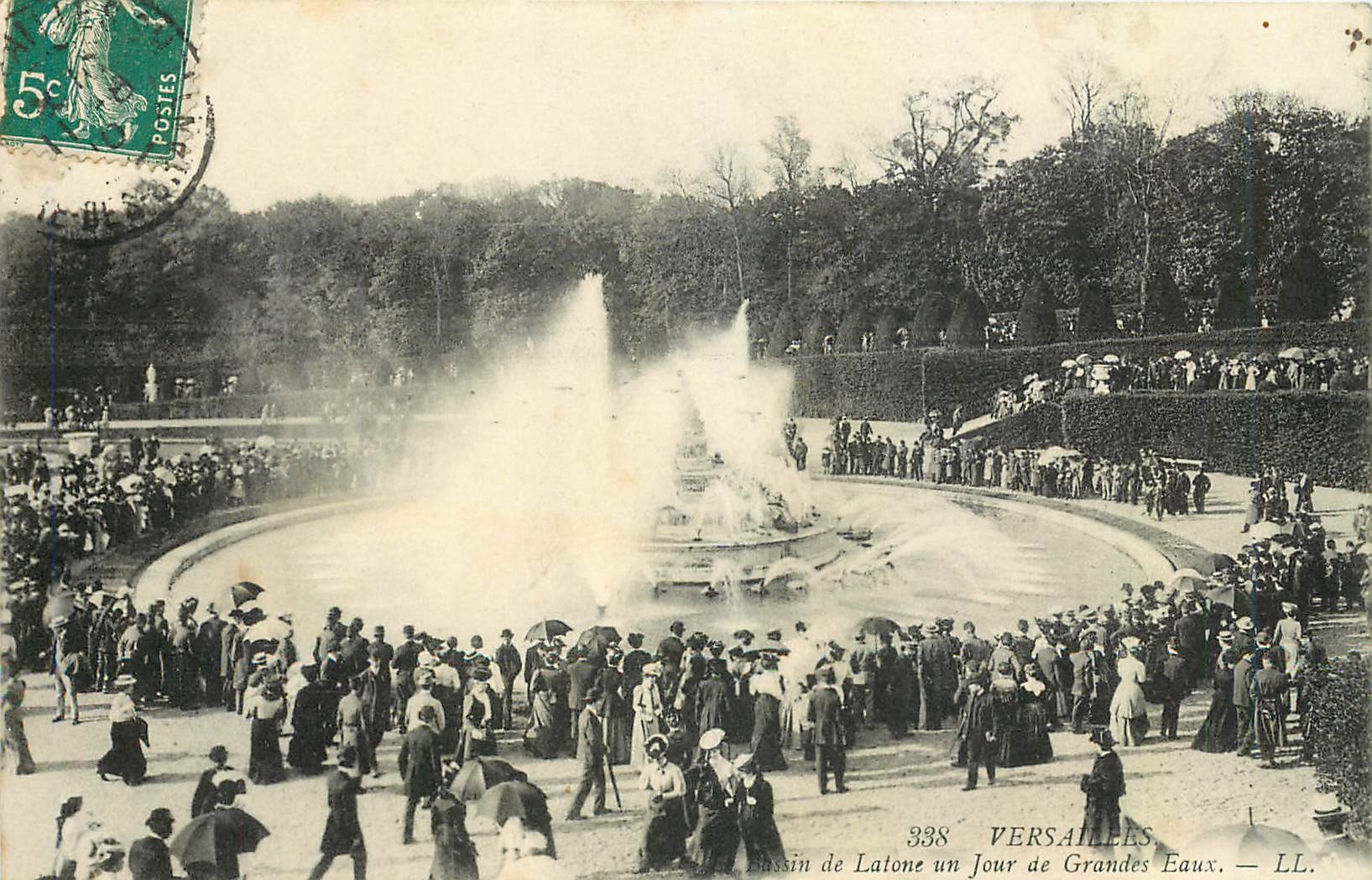 CPA Versailles Le Bassin de Latone un Jour de Grandes Eaux 