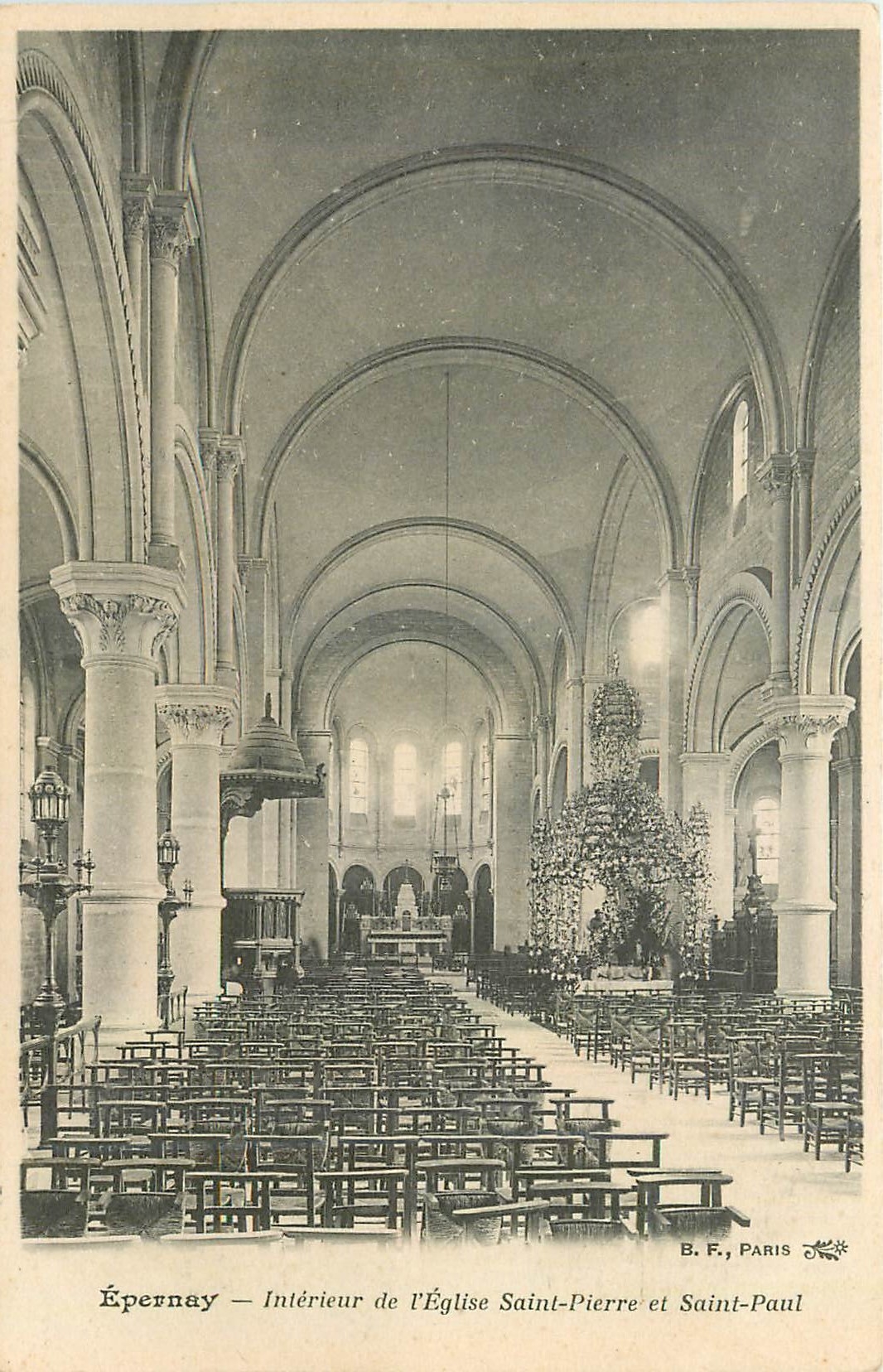 CPA Epernay Interieur de l'Eglise Saint Pierre et Saint Paul 
