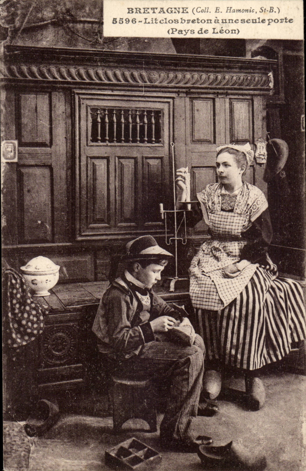 Brittany Lits closed Breton has only one door (Country of Leon) - CPA