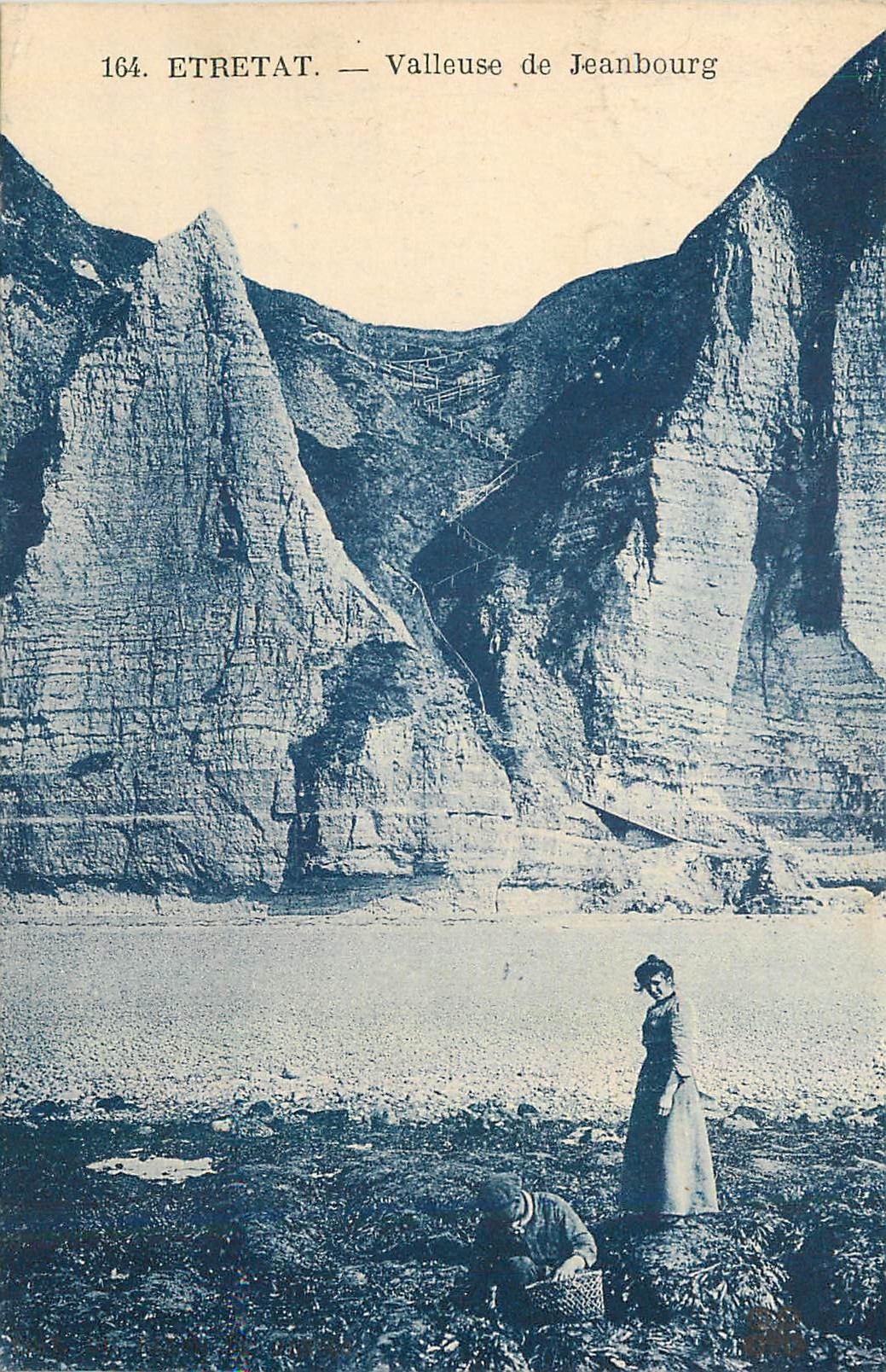 CPA Etretat Valleuse de Jeanbourg 