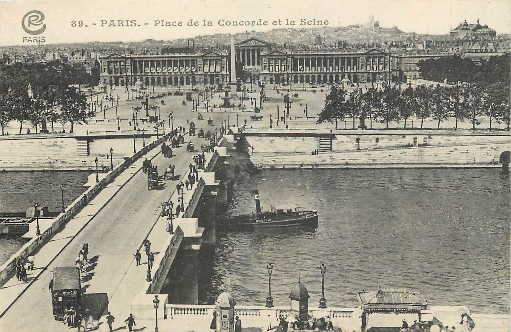 CPA Paris Place de la Concorde et la Seine Bateau