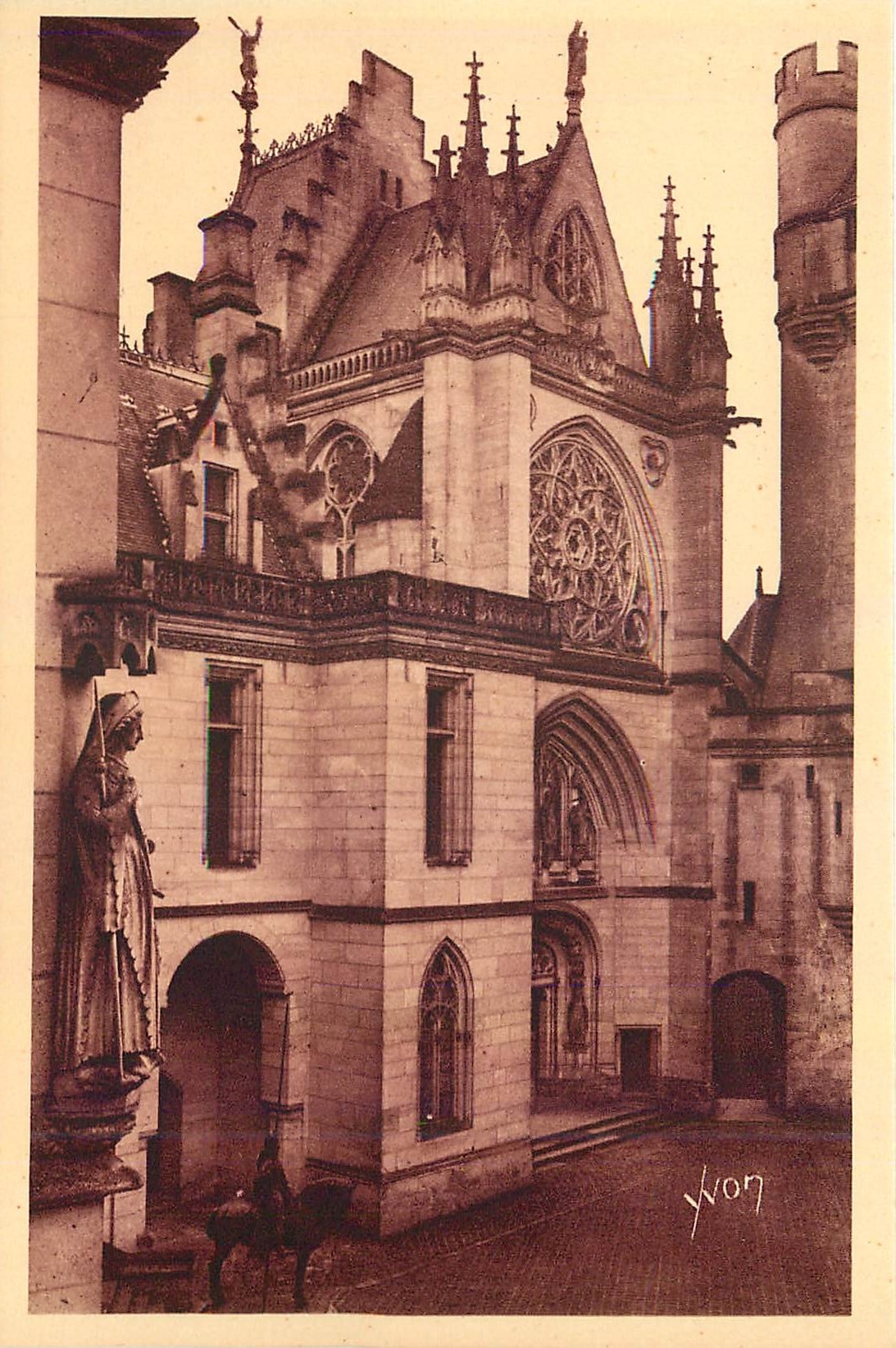 CPA Chateau de Pierrefonds Oise La Chapelle
