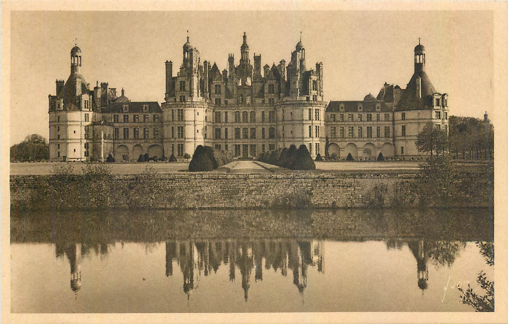 CPA Chambord Loir et Cher Facade Nord du Chateau
