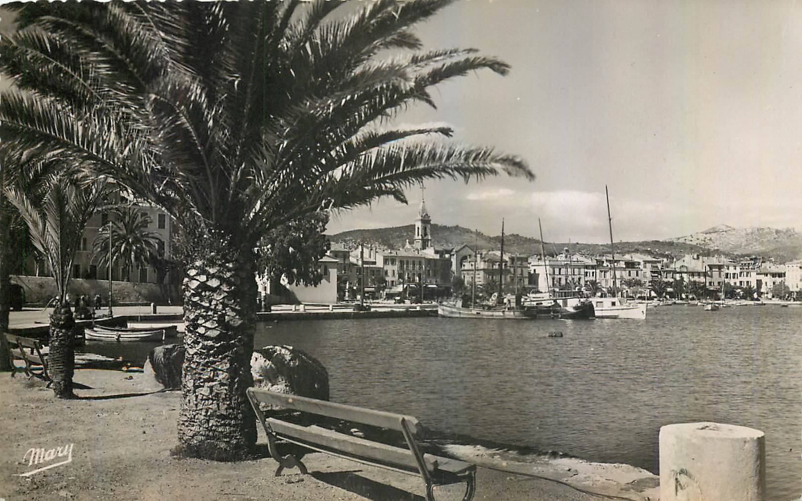 CPM Sanary sur Mer et Var Le Port Bateaux