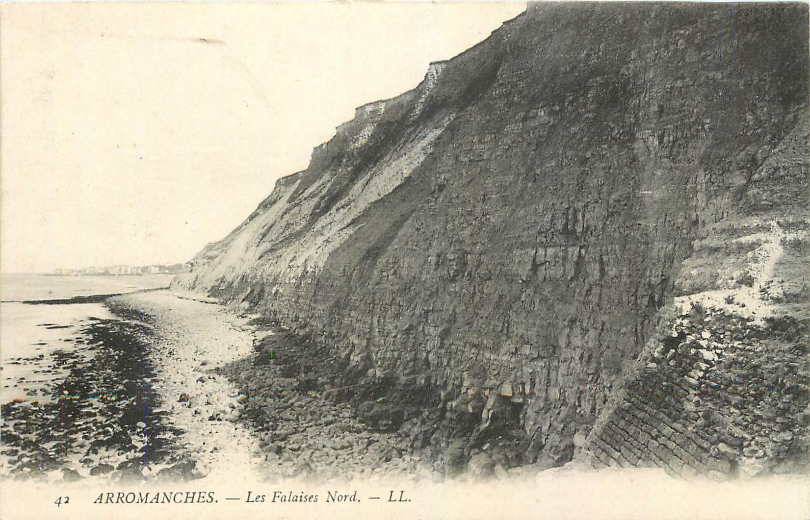 CPA Arromanches Les Falaises Nord 