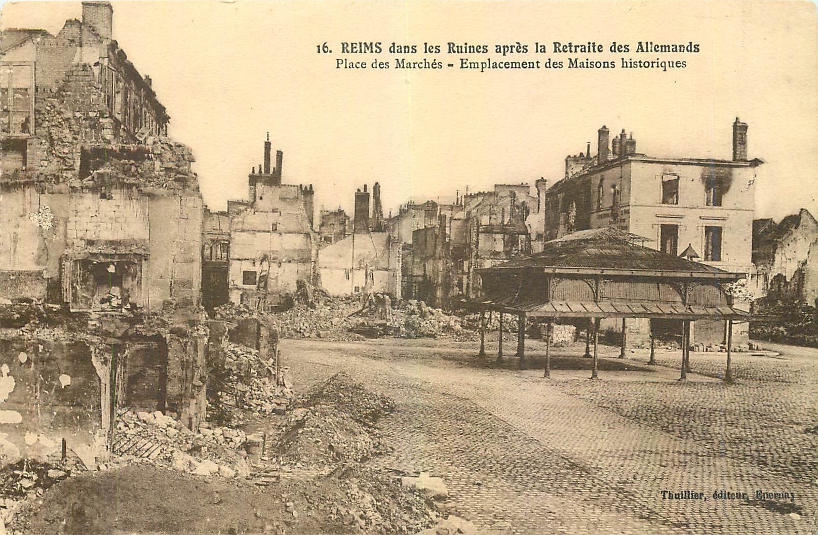 CPA Reims dans les Ruines apres la Retraite des Allemands 