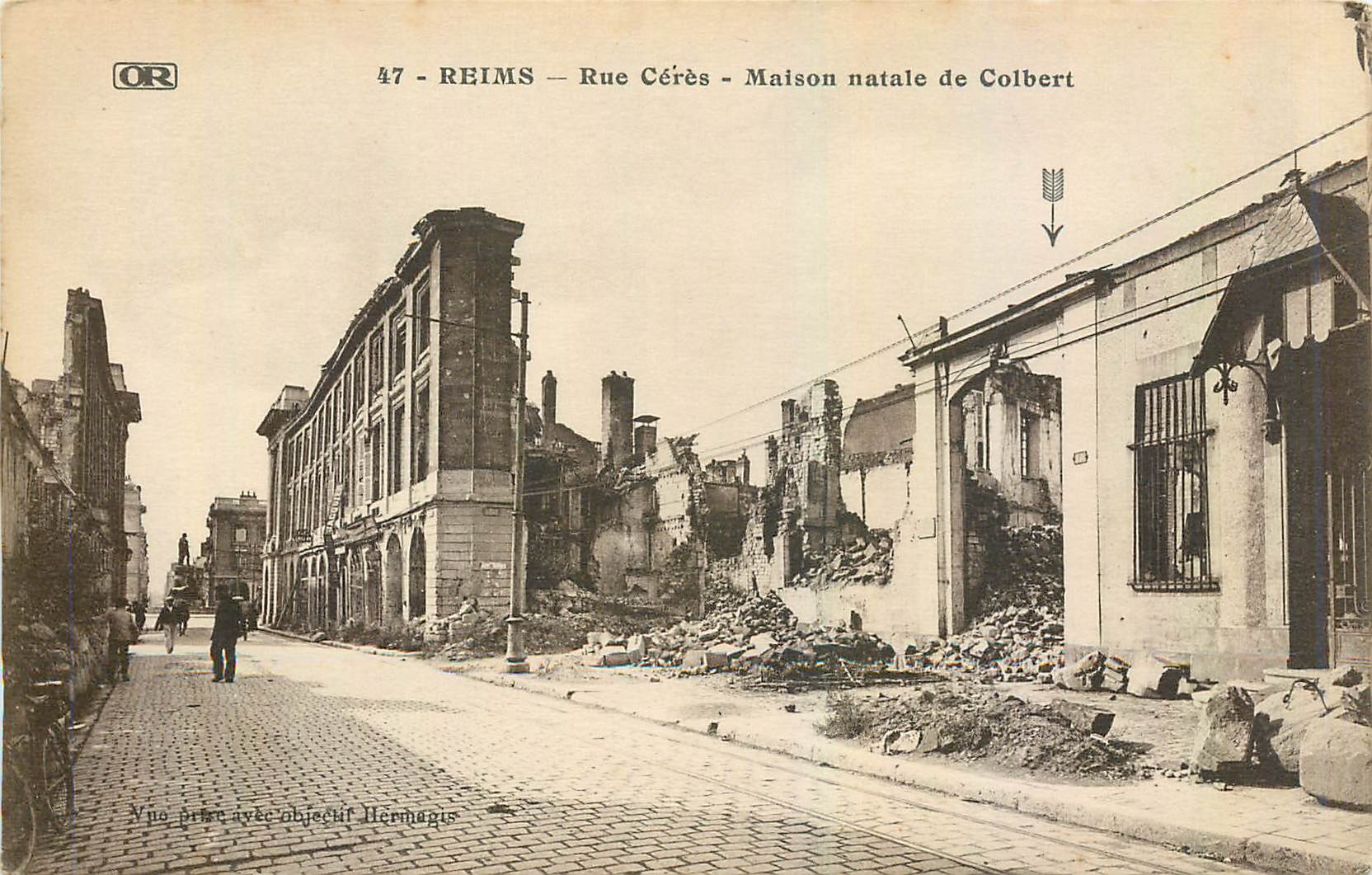 CPA Reims Rue Ceres Maison natale de Colbert Militaria