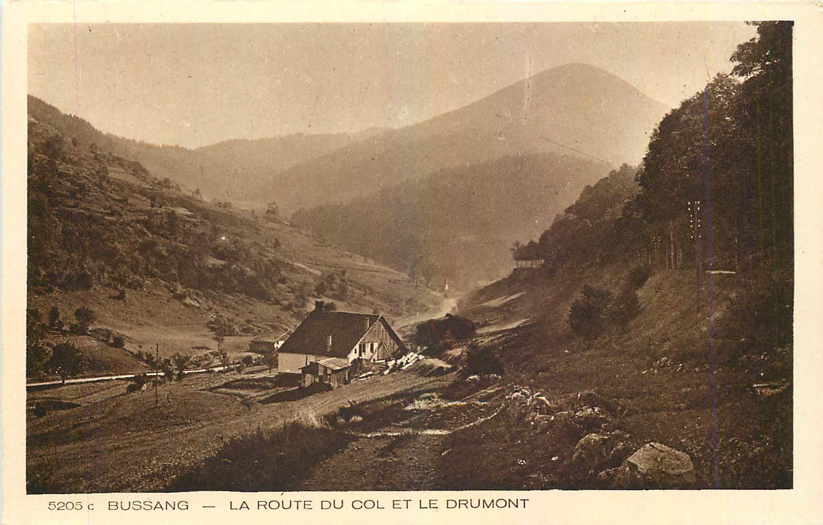 CPA Bussang La Route du Col et le Drumont 