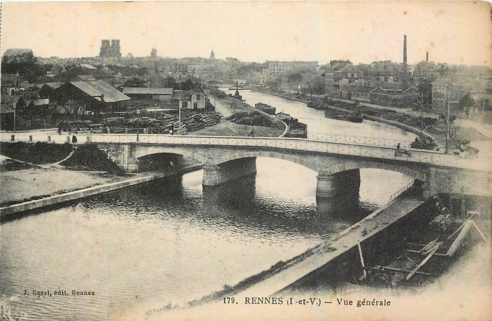 CPA Rennes I et V Vue generale 
