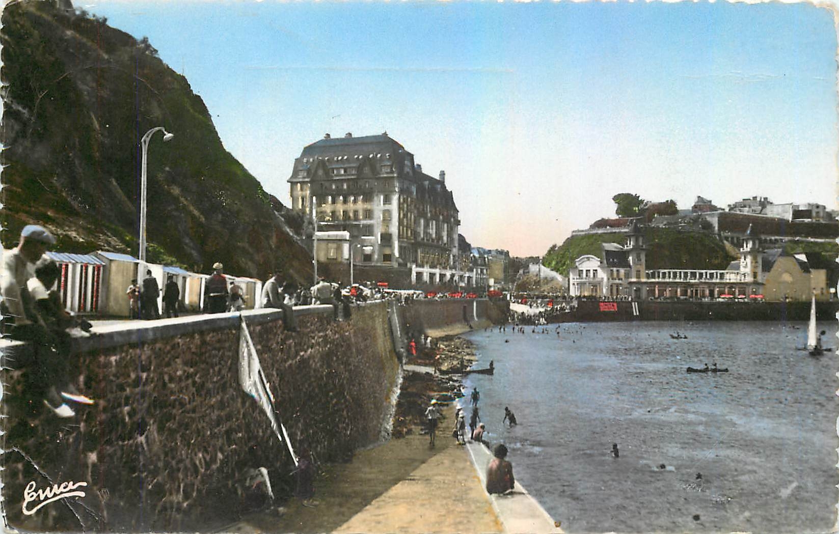 CPM Granville Manche Un Jour de Soleil 