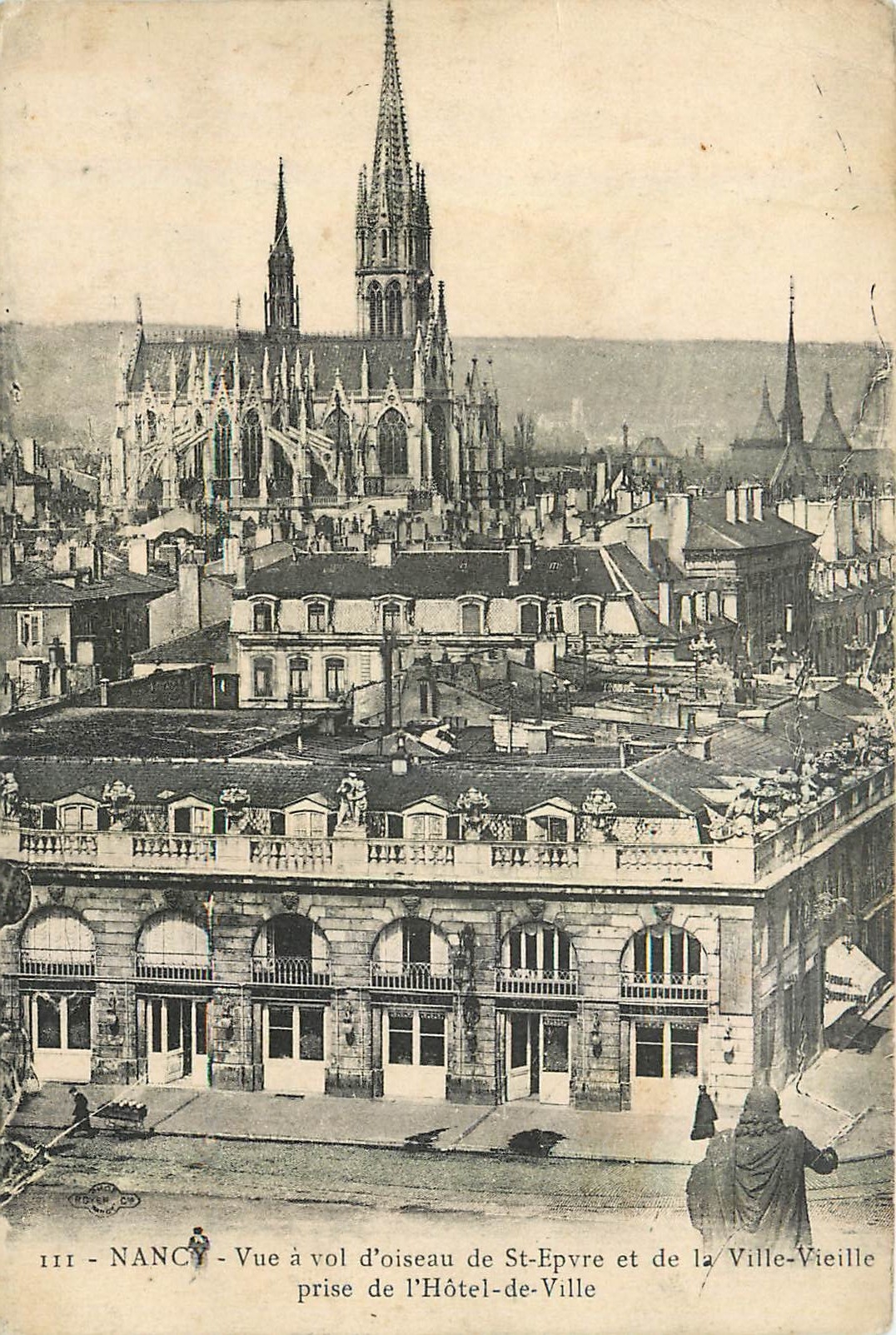 CPA Nancy Vue a vol d'oiseau de St Epvre et de la Ville Cieille prise de l'Hotel de Ville