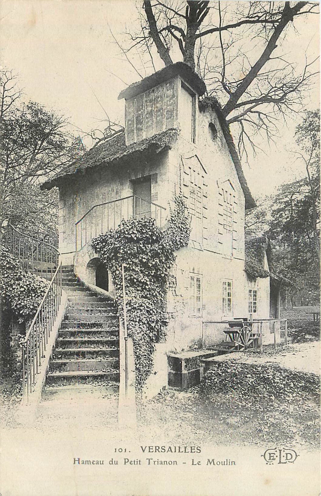 CPA Versailles Hameau du Petit Trianon Le Moulin 