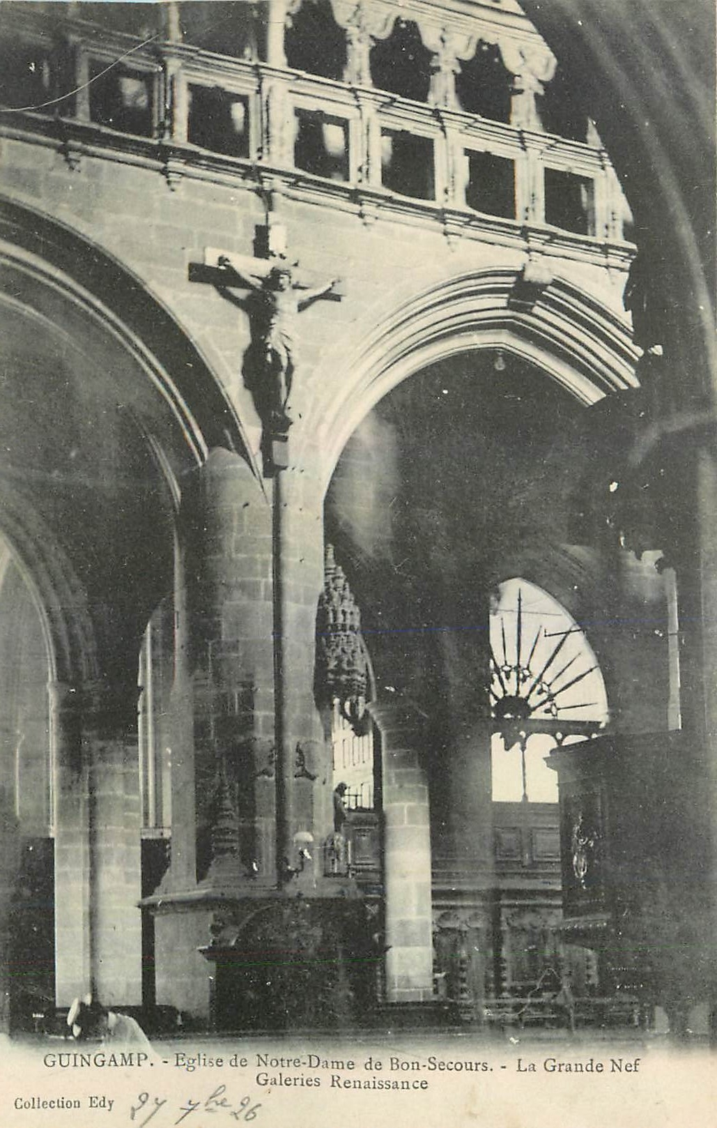 CPA Guingamp Eglise de Notre Dame de Bon Secours La Grande Nef Galeries Renaissance