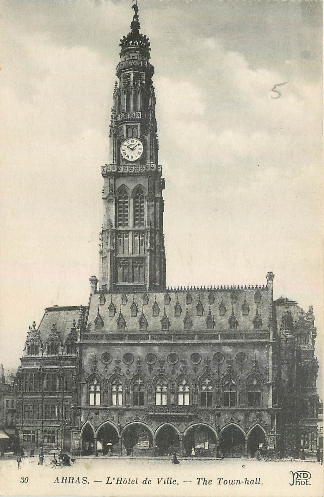 CPA Arras L'Hotel de Ville 