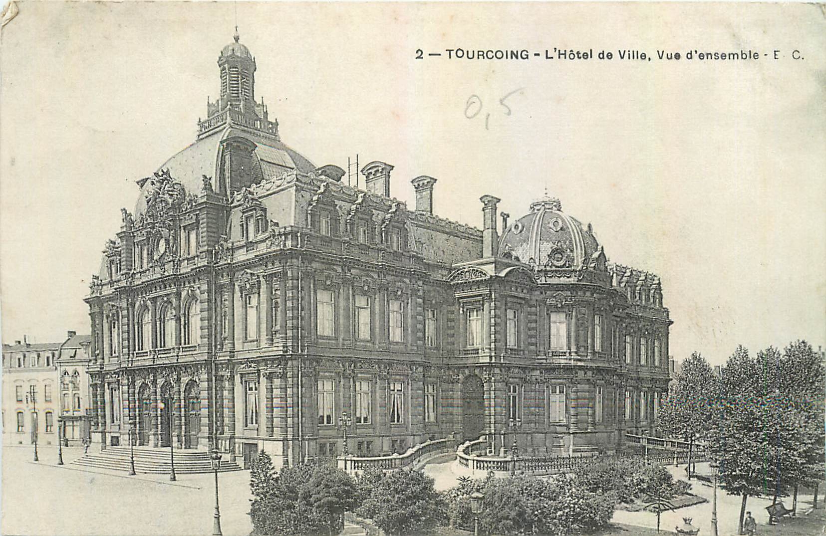 CPA Tourcoing L'Hotel de Ville Vue d'ensemble 