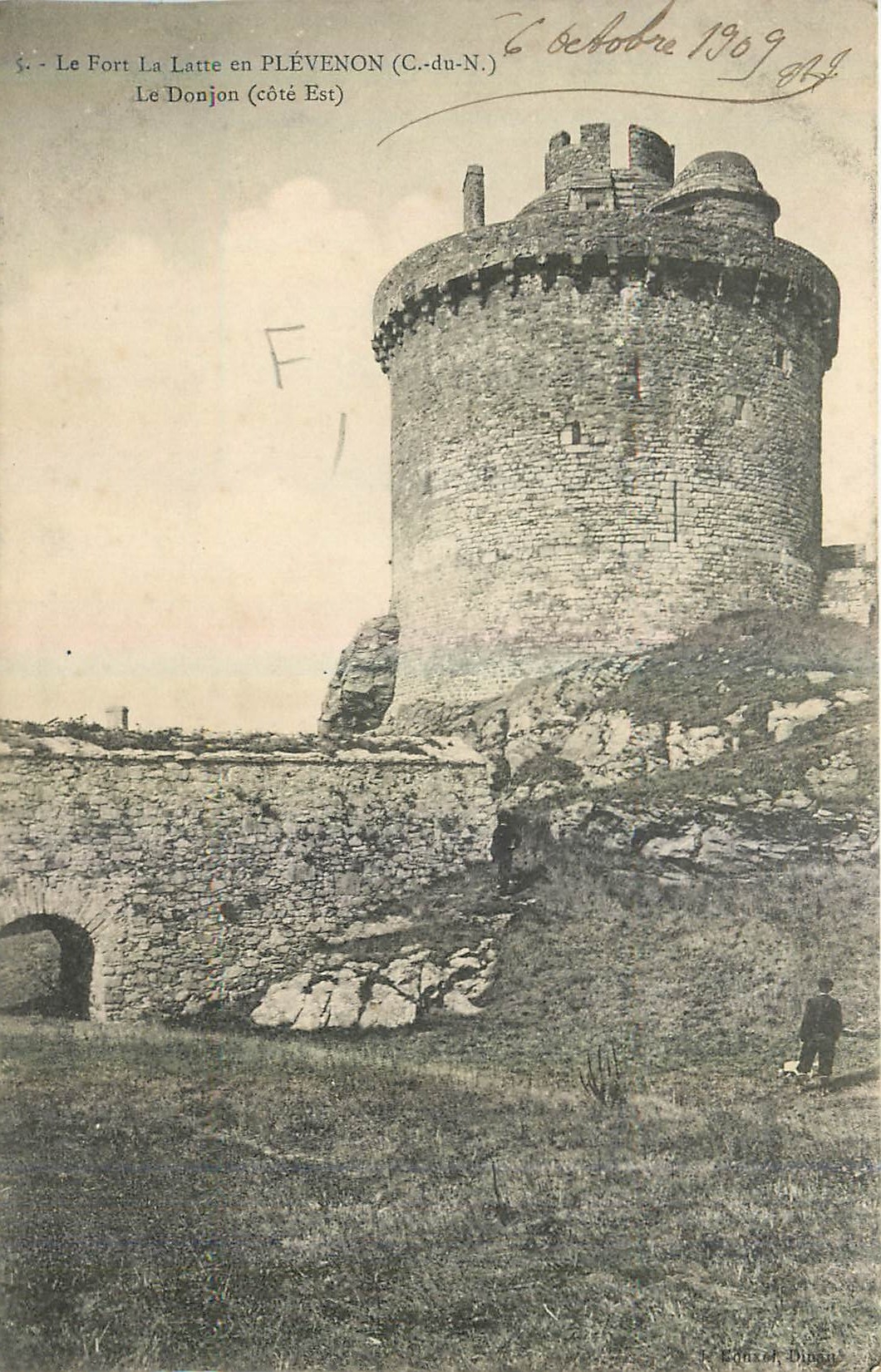 CPA Le Fort La Latte en Plevenon C du N Le Donjon cote Est