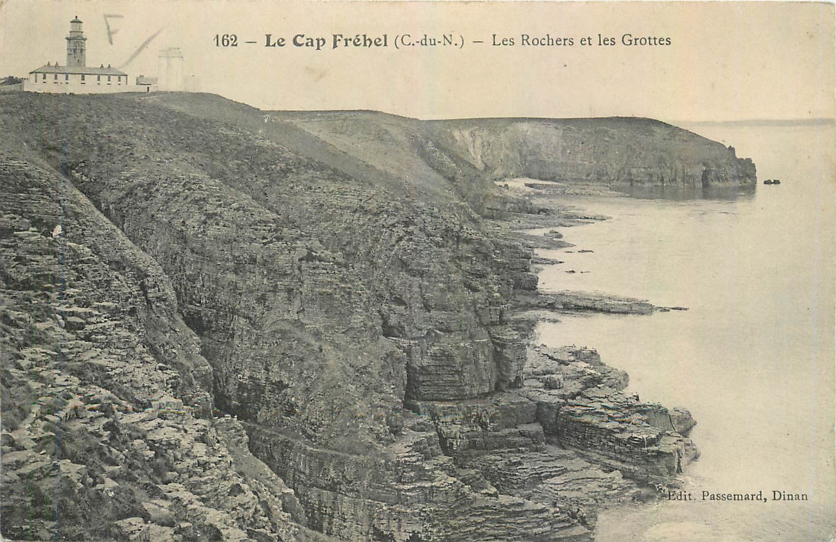 CPA Le Cap Frehel C du N Les Rochers et les Grottes 