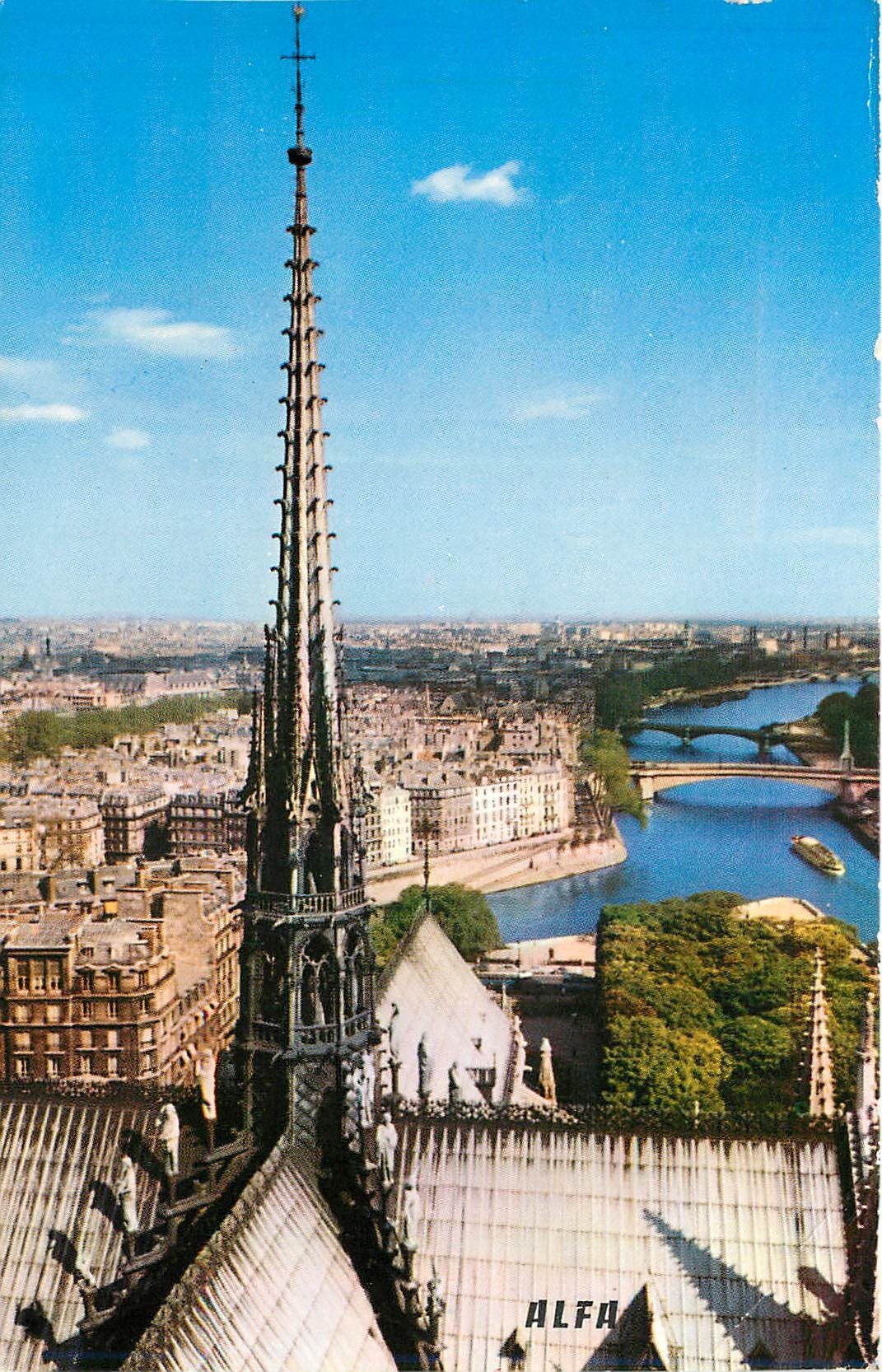 CPM Paris La fleche de Notre Dame 