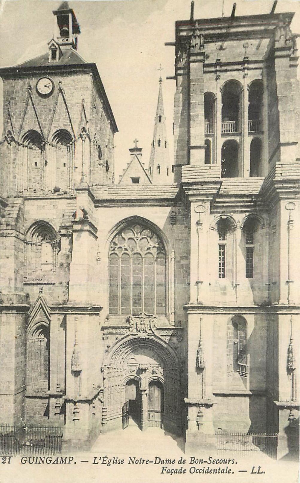 CPA Guingamp L'Eglise Notre Dame de Bon Secours