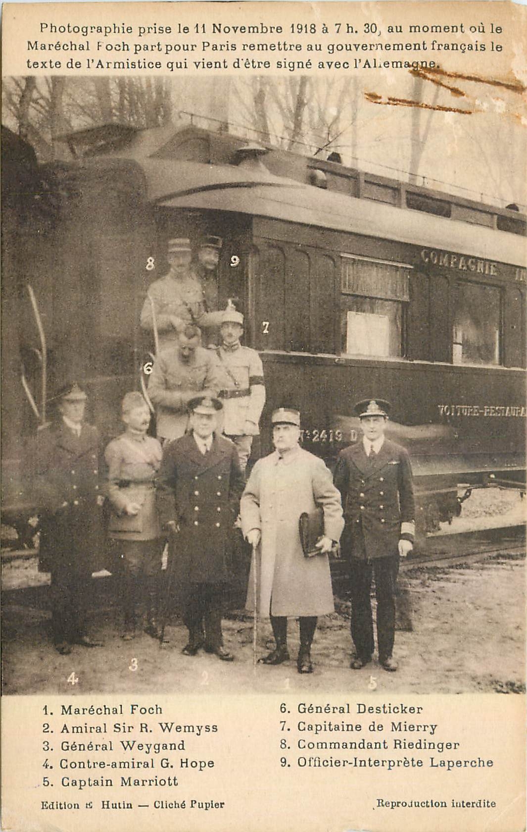 CPA Marechal Foch part pour Paris remettre au gouvernement Militaria