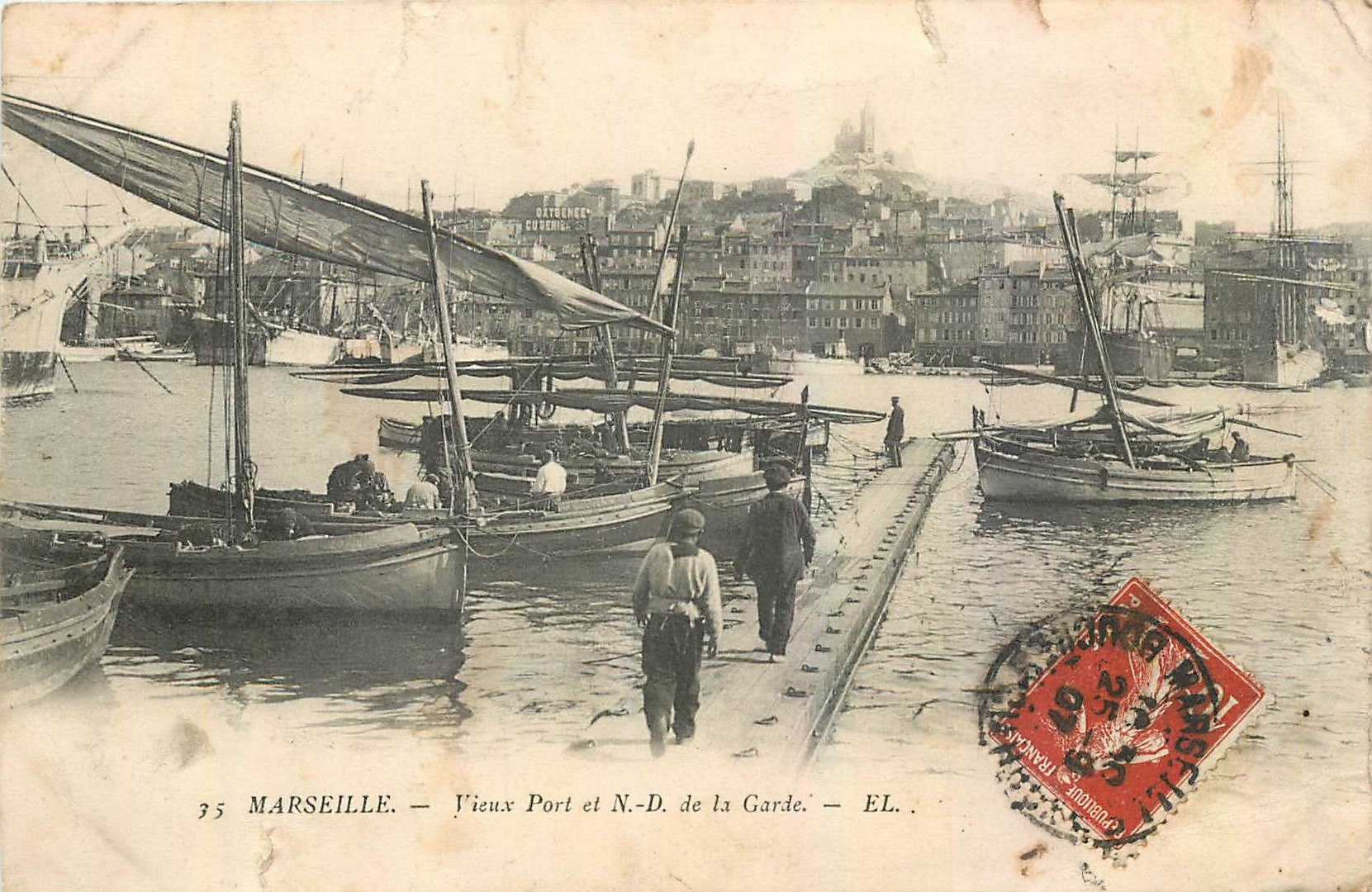 CPA Marseille Vieux Port et ND de la Garde Bateaux