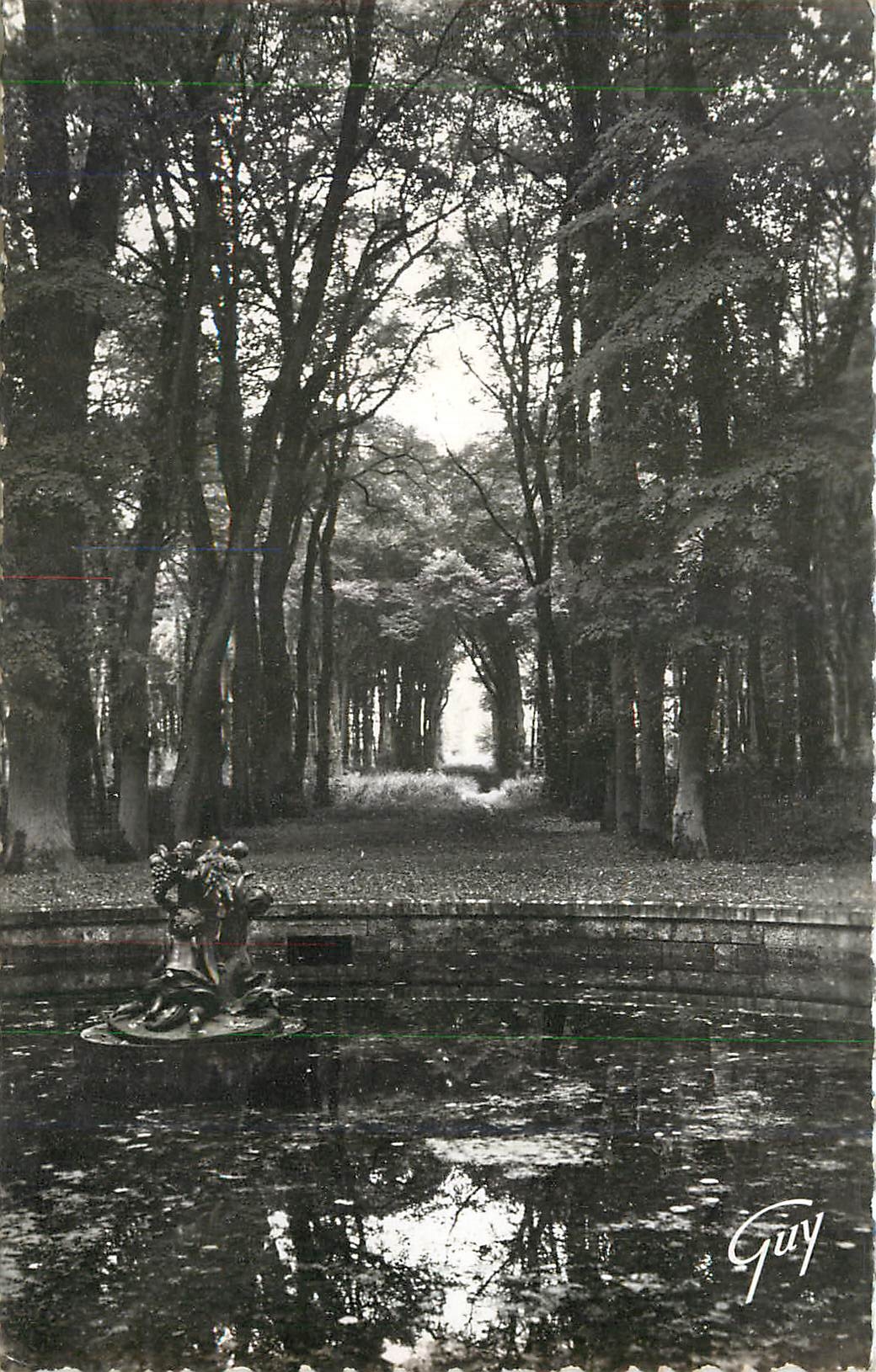 CPM Versailles et ses Mervailles Parc du Chateau Le bassin de Ceres 