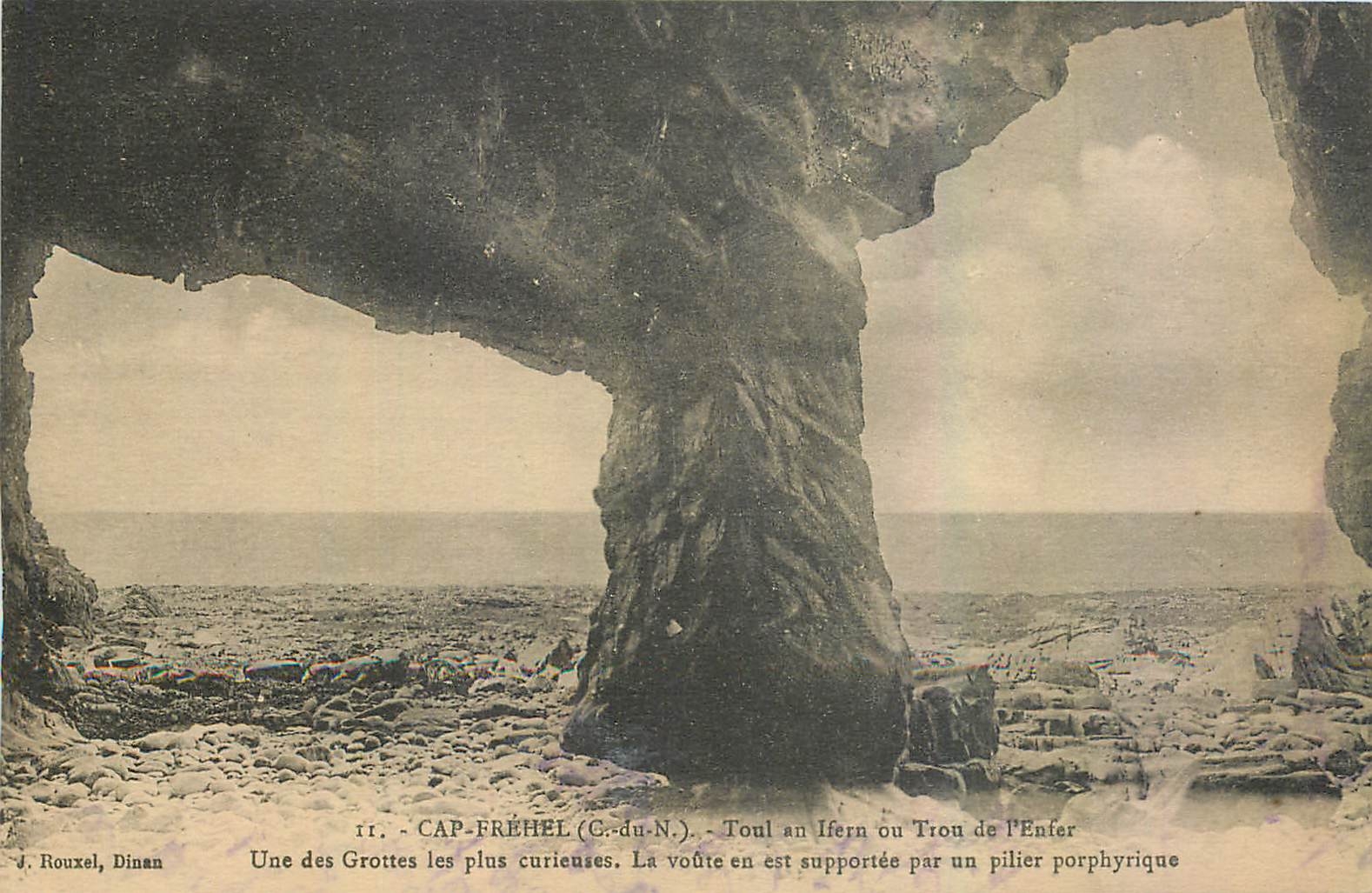 CPA Cap Frehel C du N Toul an Ifern ou Trou de l'Enfer
